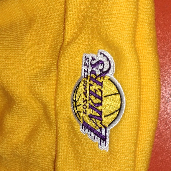 Fans Favorite NBA Los Angeles Lakers Embroidered Beanie OSFA - Picture 2 of 5